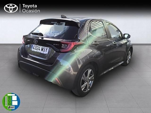 Usado Toyota Yaris Active 91 CV (66 kW) 2024 Gris Utilitario