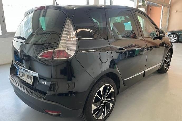 Usado Renault Scénic III Bose Edition 2015 Monovolumen