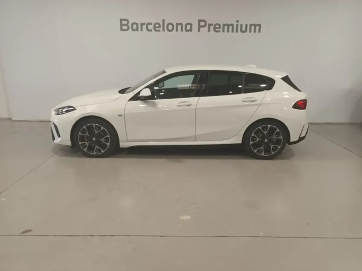 Usado BMW 120 Comfort Edition 163 CV (119 kW) 2025 Blanco Utilitario