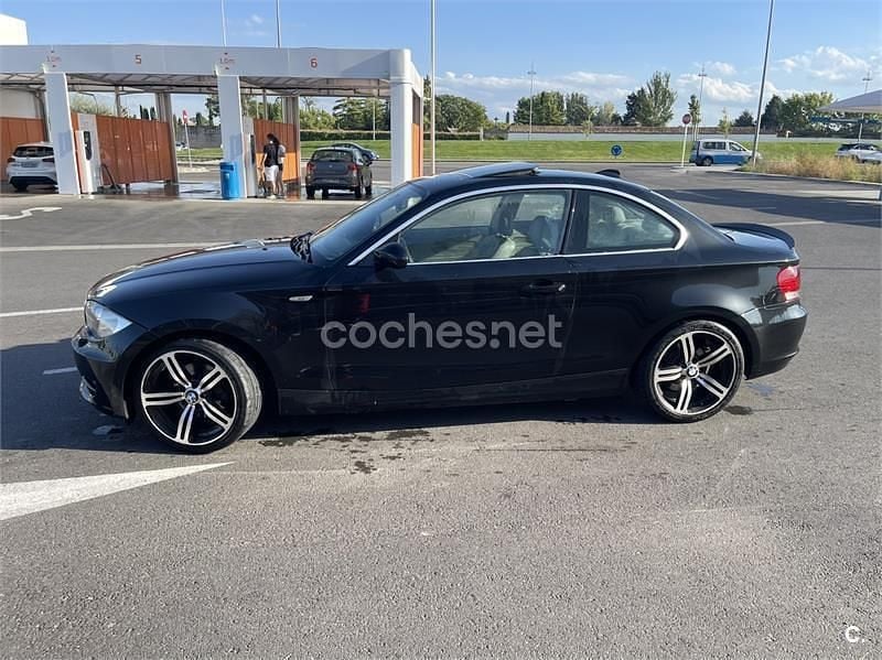 Negro Usado 2008 BMW 120 Coupé Coupe | 7499 € (Buen precio) - Imagen 1/4
