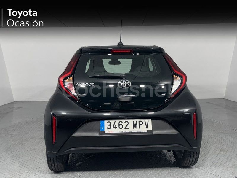 Usado Toyota Aygo X Play 72 CV (52 kW) 2024 Negro SUV