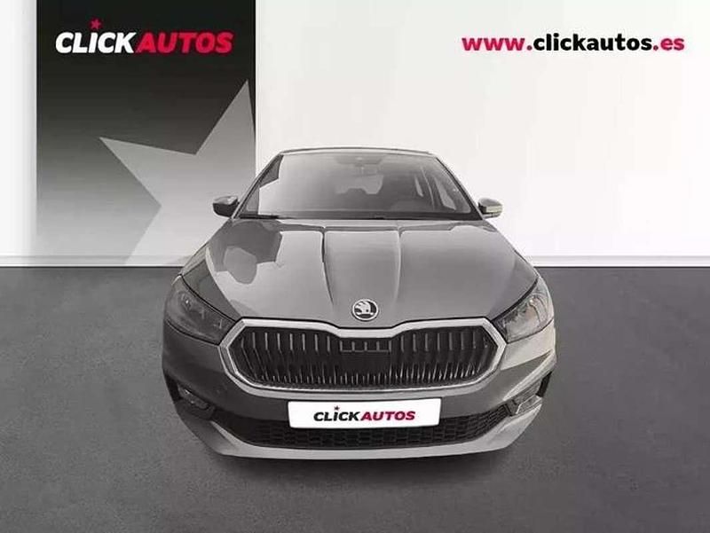 Usado Skoda Fabia Selection 95 CV (69 kW) 2025 Gris Utilitario