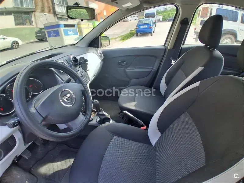Usado Dacia Logan Ambiance 75 CV (55 kW) 2014 Blanco Berlina