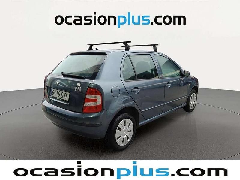 Usado Skoda Fabia 64 CV (47 kW) 2006 Gris Utilitario