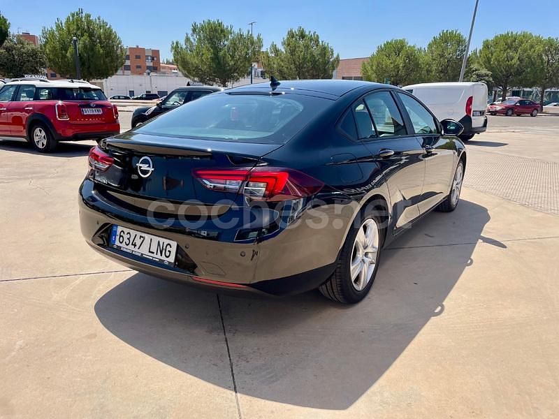 Usado Opel Insignia Edition 122 CV (89 kW) 2021 Negro Berlina