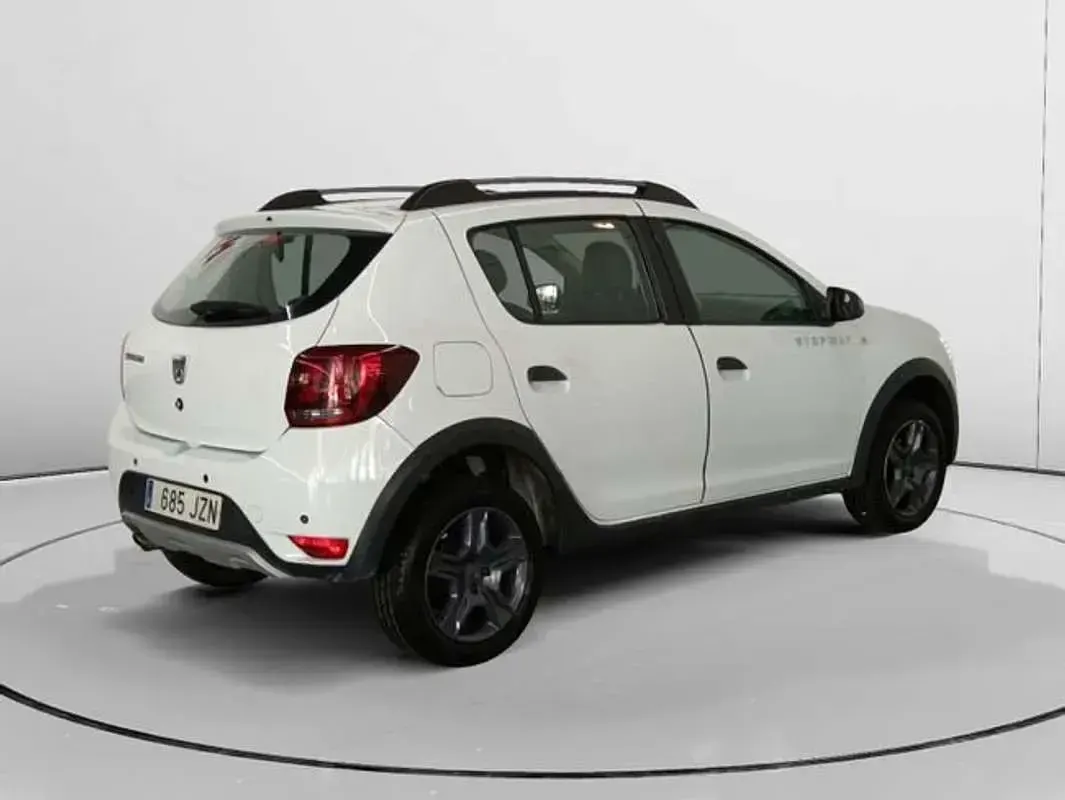 Usado Dacia Sandero 90 CV (66 kW) 2017 Blanco Utilitario