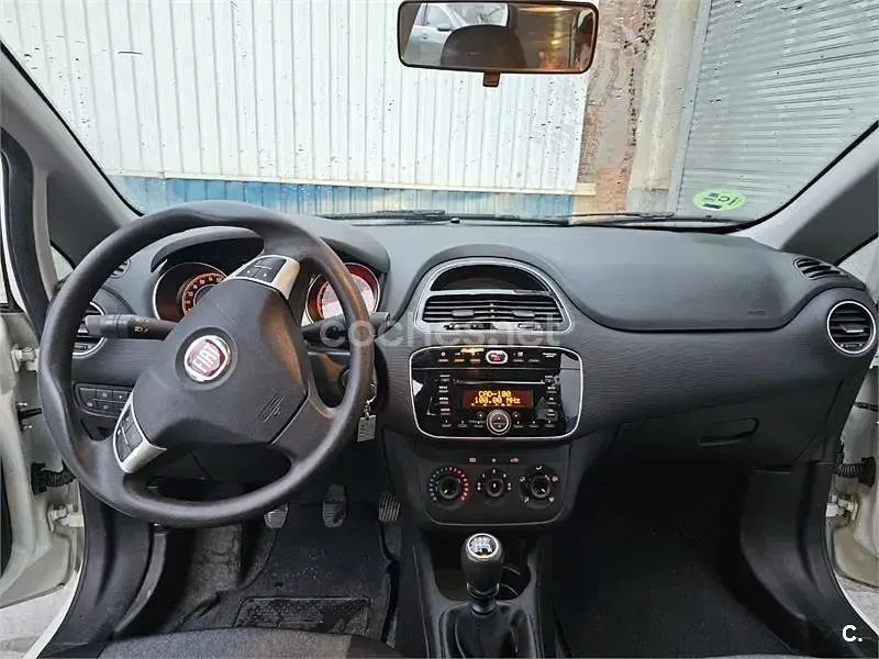 Usado Fiat Punto Pop 69 CV (50 kW) 2016 Blanco Utilitario