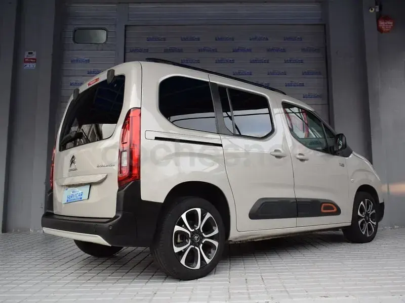 Usado Citroën Berlingo Feel 102 CV (75 kW) 2021 Beige Monovolumen