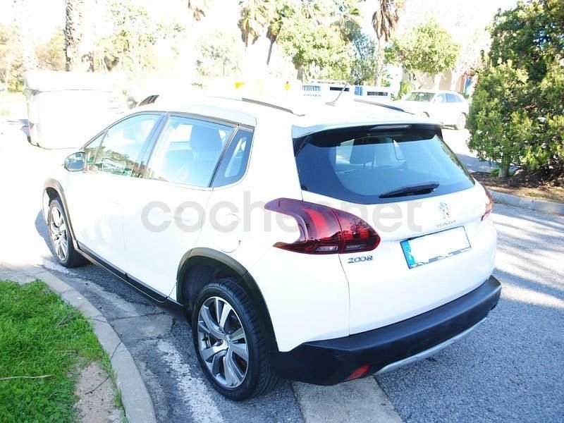 Usado Peugeot 2008 Allure 120 CV (88 kW) 2018 Blanco SUV