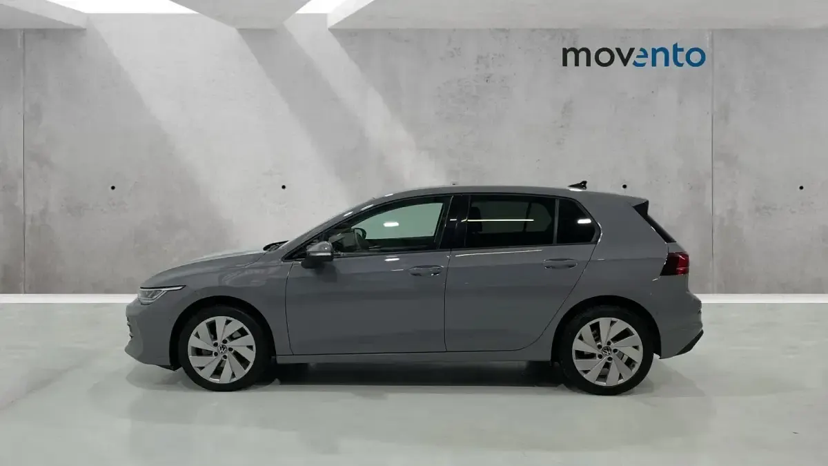 Usado VW Golf VIII 115 CV (84 kW) 2025 Gris Berlina