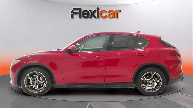 Usado Alfa Romeo Stelvio Sprint 160 CV (117 kW) 2022 Rojo SUV