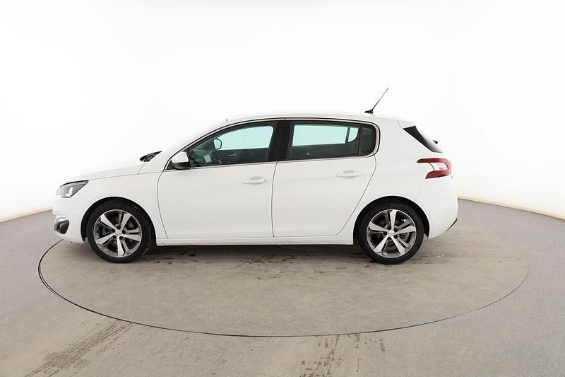 Begagnad Peugeot 308 Allure 150 HK (110 kW) 2015 Vit Sedan