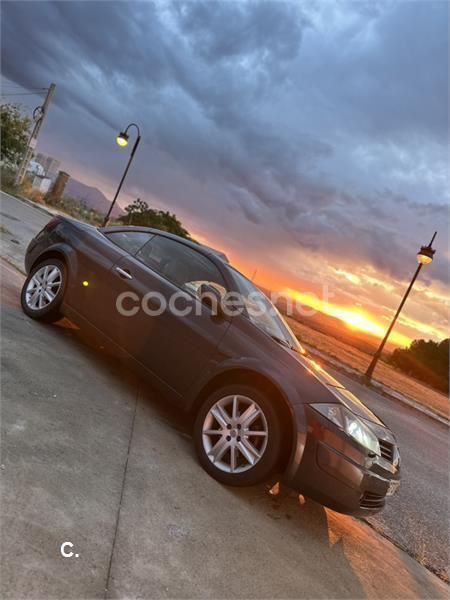 Negro Usado 2005 Renault Mégane Cabriolet Privilege Descapotable | 4000 € (Precio justo) - Imagen 1/4