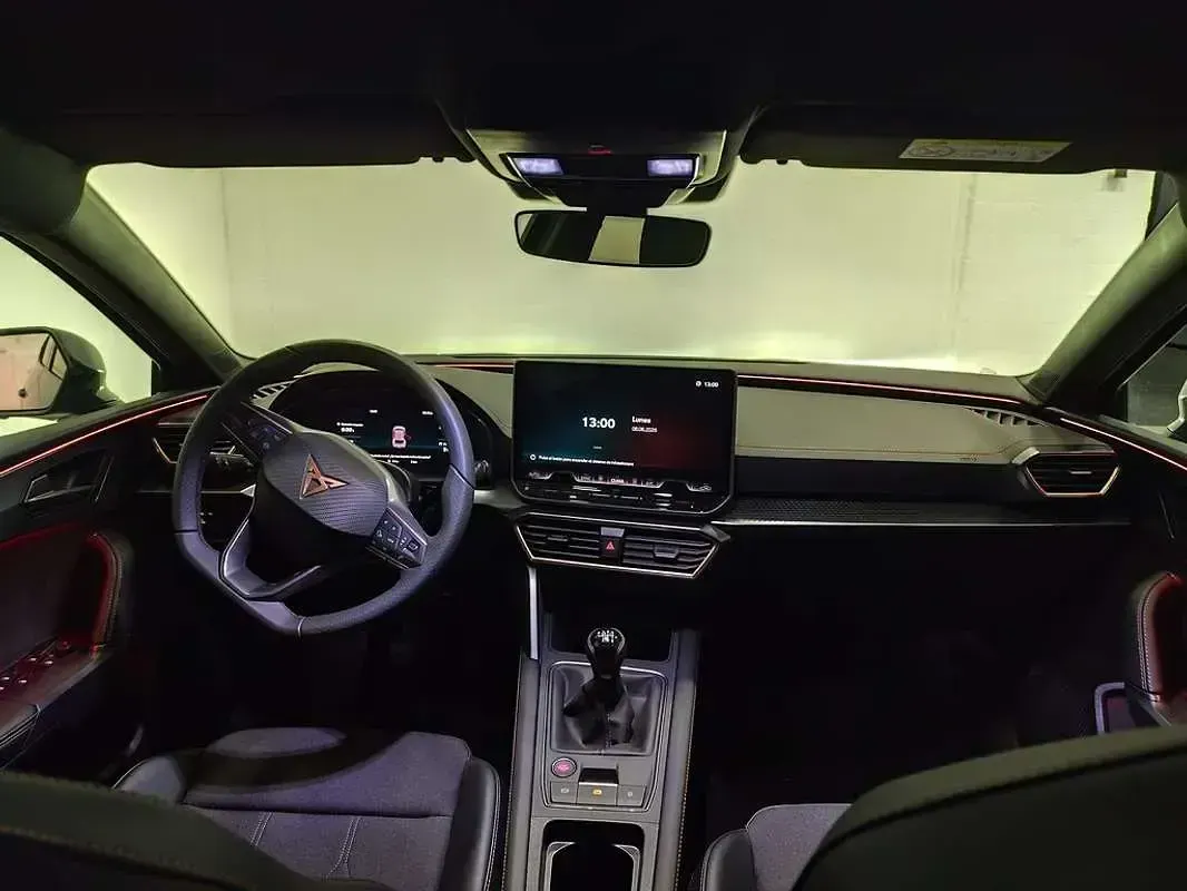Nuevo Cupra Leon 150 CV (110 kW) 2025 Azul Utilitario