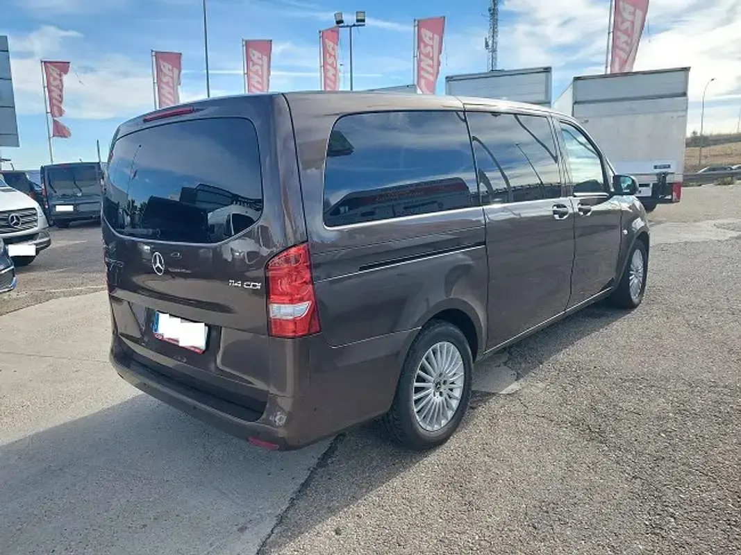 Usado Mercedes Vito 136 CV (100 kW) 2019 Marrón Van