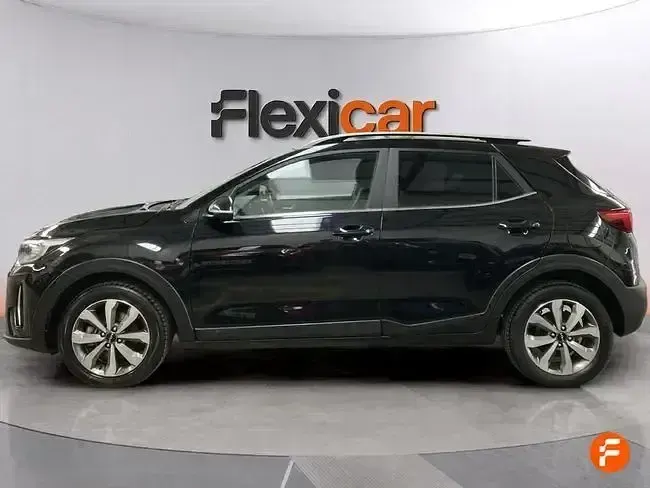 Usado Kia Stonic 84 CV (61 kW) 2022 Negro SUV