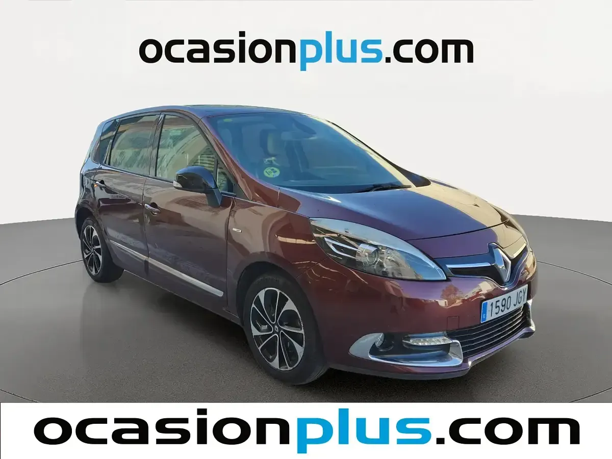 Usado Renault Scénic Bose Edition 110 CV (80 kW) 2015 Rojo Monovolumen