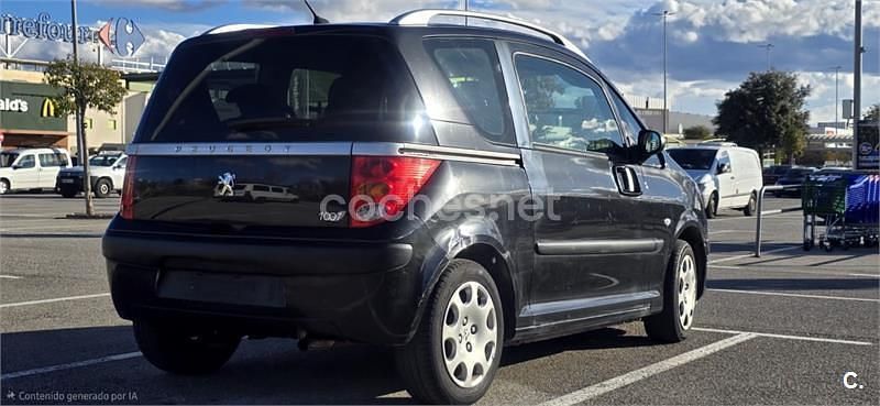 Usado Peugeot 1007 90 CV (66 kW) 2006 Negro Monovolumen