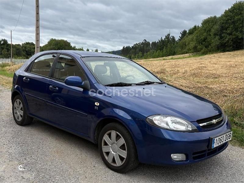 Azul Usado 2005 Chevrolet Lacetti SX Berlina | 2000 € - Imagen 1/4