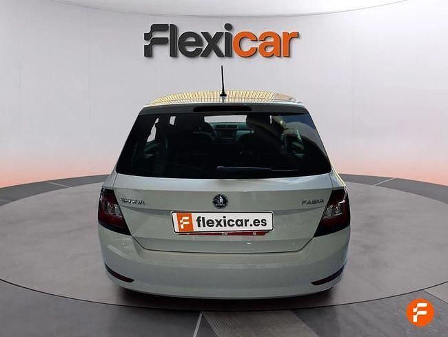 Usado Skoda Fabia 75 CV (55 kW) 2019 Blanco Utilitario