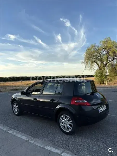 Usado Renault Mégane Dynamique 105 CV (77 kW) 2008 Negro Berlina