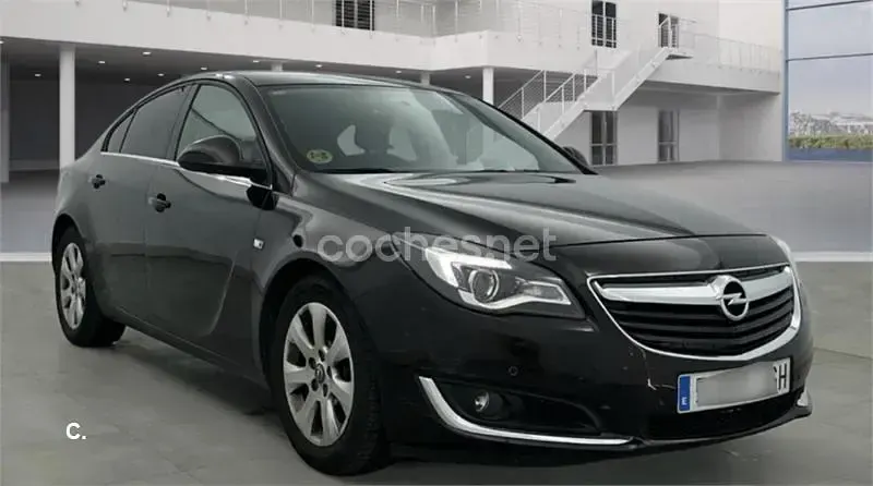 Usado Opel Insignia Selective 140 CV (102 kW) 2015 Marrón Berlina