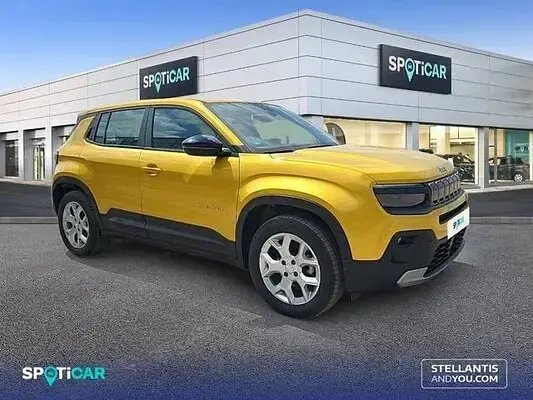 Usado Jeep Avenger Altitude 100 CV (73 kW) 2025 Amarillo SUV