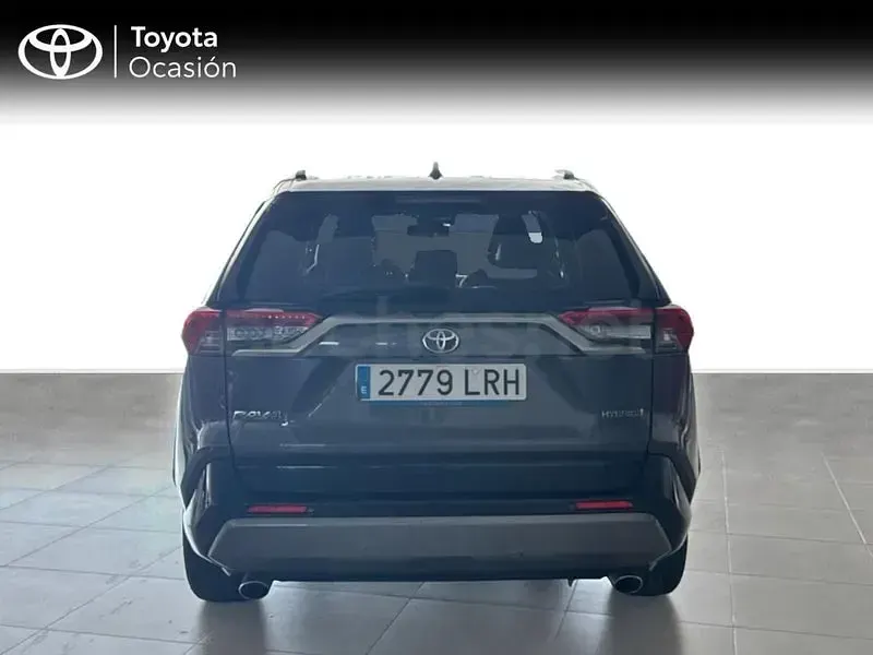 Usado Toyota RAV4 Hybrid Style 218 CV (160 kW) 2021 Gris / plata SUV