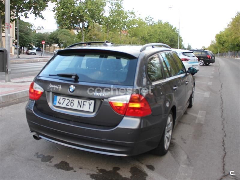 Usado BMW 318 129 CV (94 kW) 2008 Gris / plata Familiar