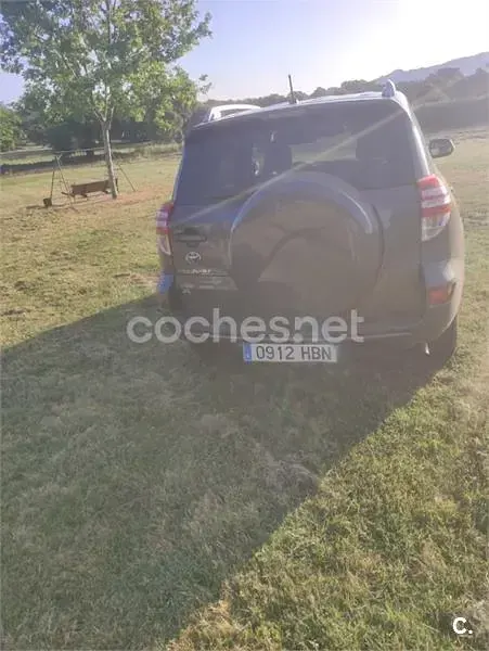 Usado Toyota RAV4 Advance 150 CV (110 kW) 2011 Gris / plata SUV