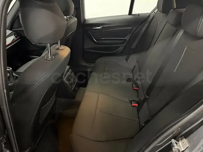 Usado BMW 118 170 CV (125 kW) 2012 Negro Utilitario