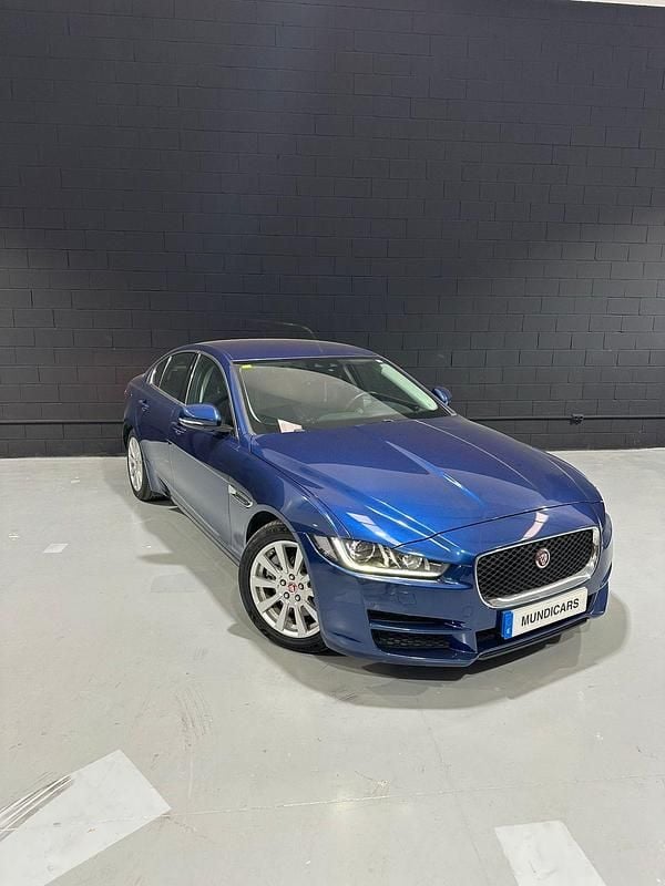 Usado Jaguar XE Pure 181 CV (133 kW) 2015 Azul Berlina