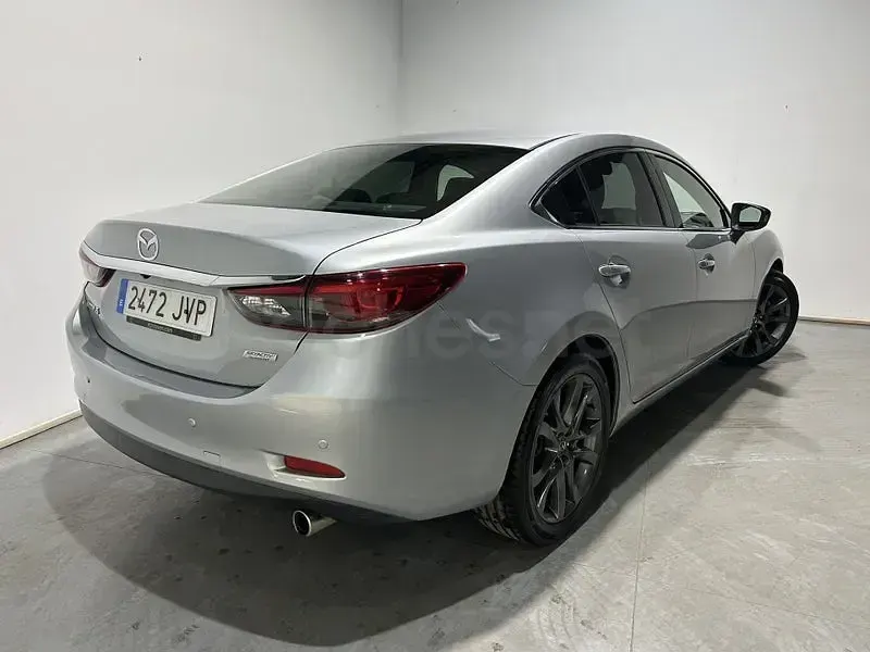 Usado Mazda 6 Luxury 175 CV (128 kW) 2016 Gris / plata Familiar