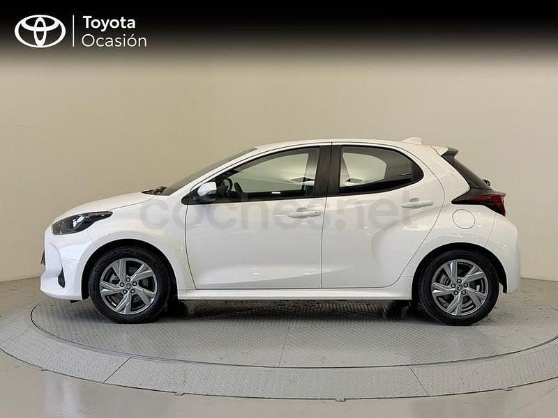 Usado Toyota Yaris Hybrid Active 116 CV (85 kW) 2024 Blanco Berlina