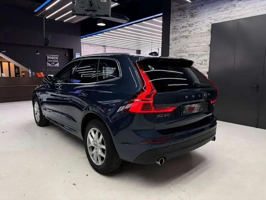 Usado Volvo XC60 Momentum 190 CV (139 kW) 2019 Azul SUV