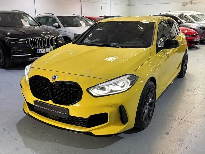 Usado BMW M135 306 CV (225 kW) 2023 Amarillo Utilitario