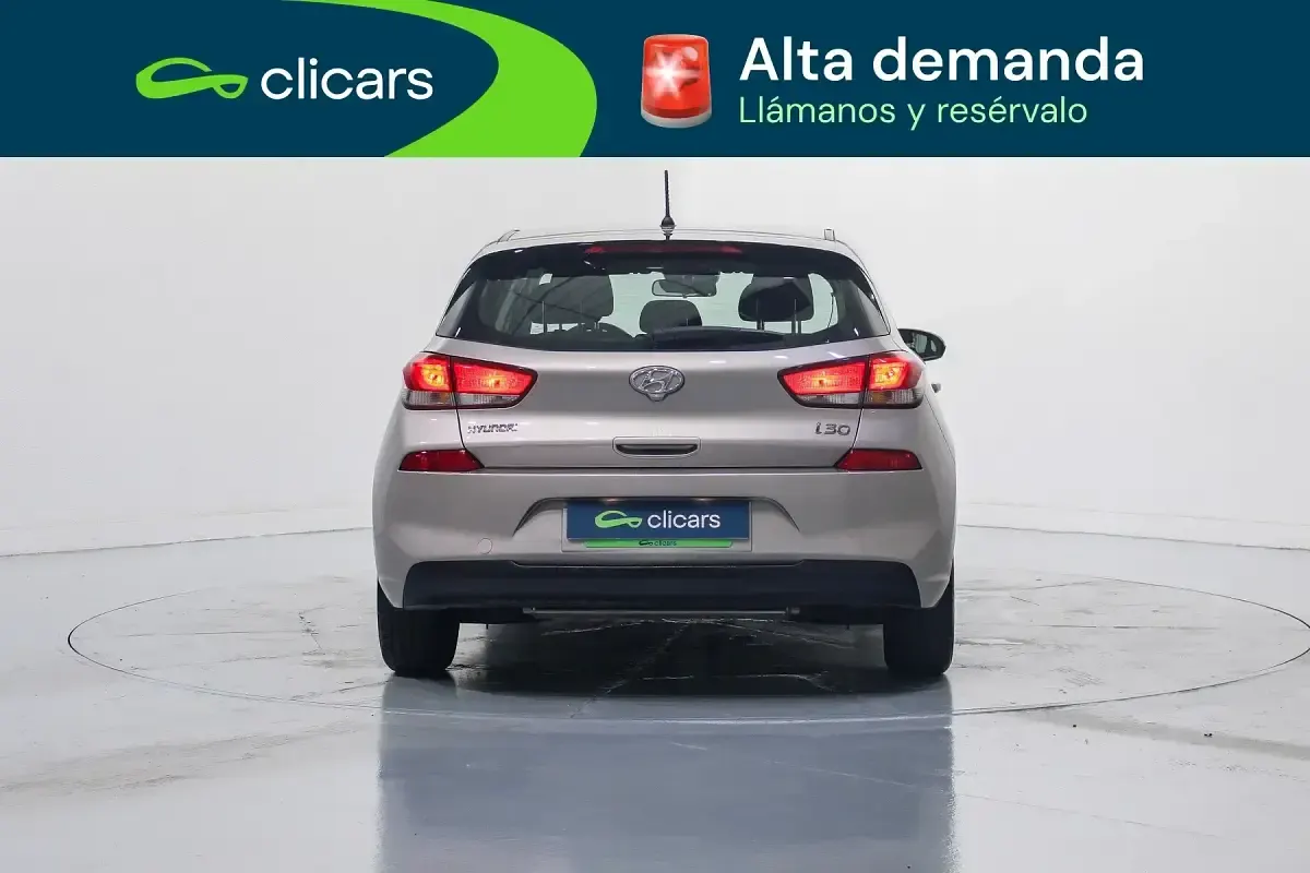 Usado Hyundai i30 GO! 120 CV (88 kW) 2019 Gris Berlina