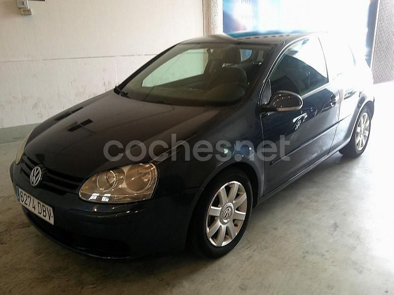 Azul Usado 2004 VW Golf IV Trendline Berlina | 3790 € (Buen precio) - Imagen 1/4