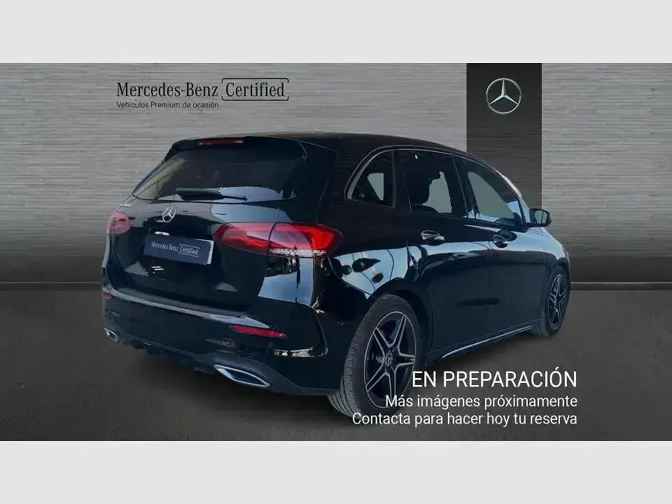 Usado Mercedes B200 150 CV (110 kW) 2022 Negro Utilitario