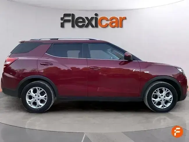 Usado SsangYong Tivoli 163 CV (119 kW) 2023 Rojo SUV