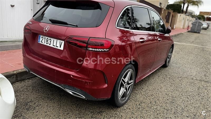 Usado Mercedes B250e 218 CV (160 kW) 2020 Granate Monovolumen