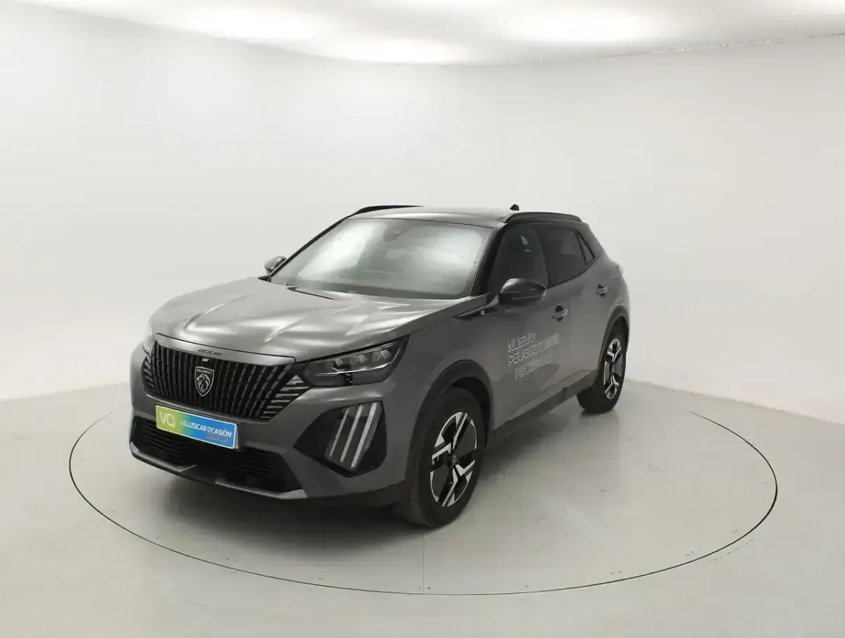 Usado Peugeot e-2008 Allure 114 kW (156 CV) 2023 Gris SUV
