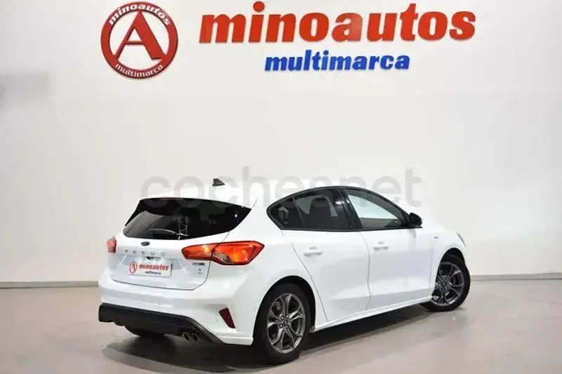 Usado Ford Focus ST-Line 126 CV (92 kW) 2020 Blanco Berlina