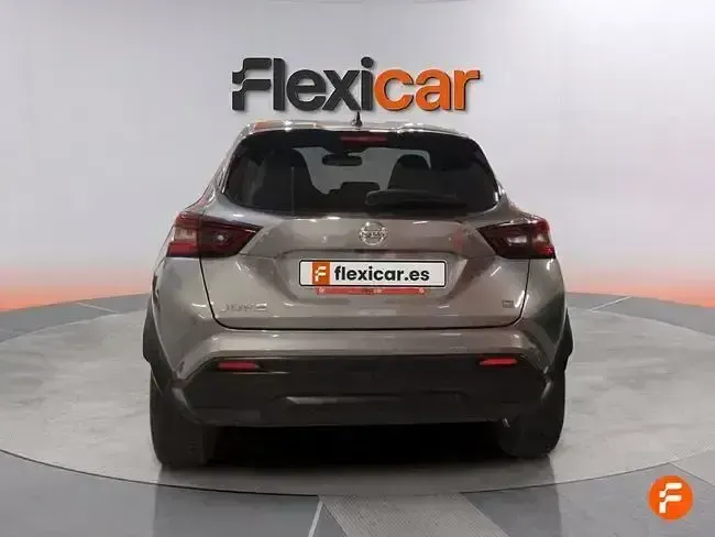 Usado Nissan Juke N-Connecta 114 CV (83 kW) 2022 Gris SUV