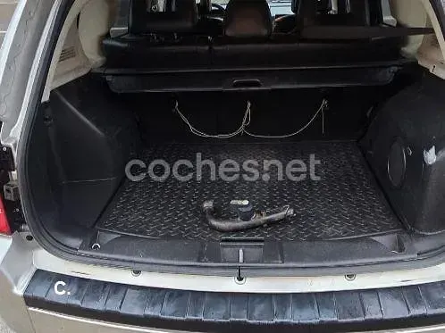 Usado Jeep Compass Limited 140 CV (102 kW) 2008 Gris / plata SUV
