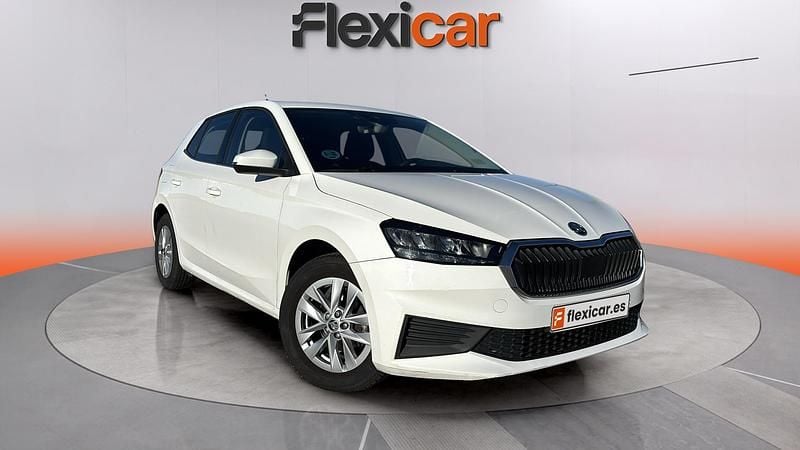 Usado Skoda Fabia Ambition 95 CV (69 kW) 2022 Blanco Utilitario