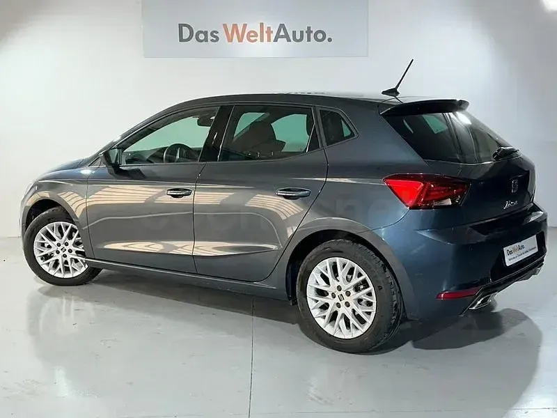 Usado Seat Ibiza FR 115 CV (84 kW) 2025 Gris / plata Utilitario