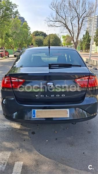 Usado Seat Toledo Style 105 CV (77 kW) 2013 Negro Berlina