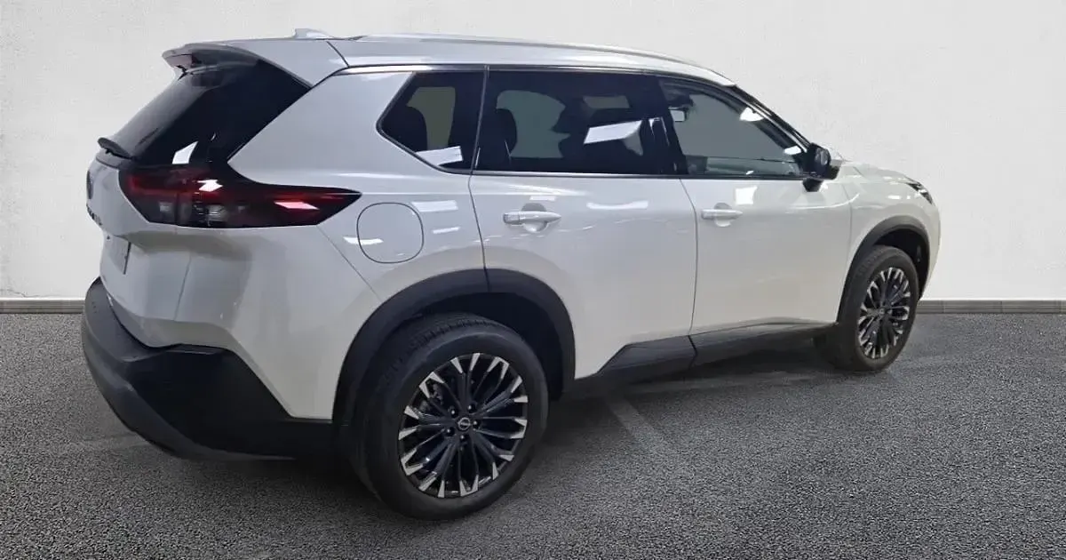 Uusi Nissan X-Trail N-Connecta 163 HP (119 kW) 2025 Katumaasturi