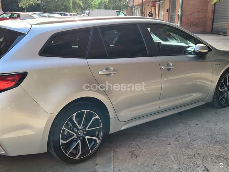 Usado Toyota Corolla Sport 180 CV (132 kW) 2019 Gris / plata Familiar